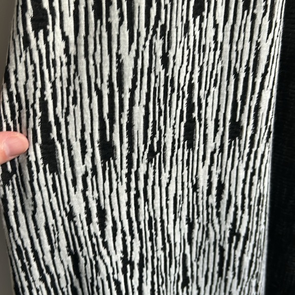 Black & White Tank Duster Cardigan - Picture 2 of 3